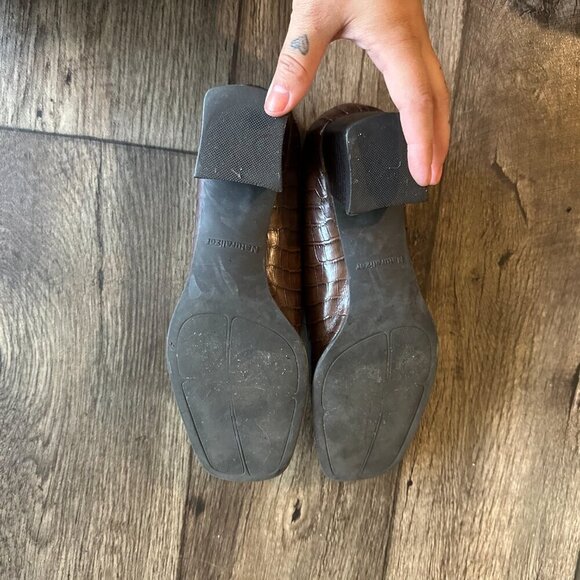 Brown leather crocodile embossed block heel with traction sole - Picture 9 of 16